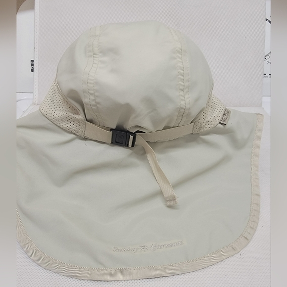 NEW CONDITION - REI SUN DAY AFTERNOONS UPF 50+ STAIN RESISTENT HAT CAP - Picture 2 of 6